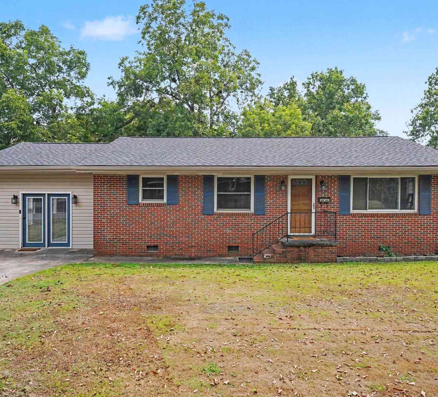 Homes For Sale - 415 Taylor Street<br/> Barnesville, GA 30204