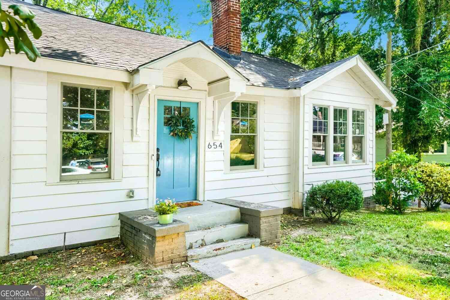 Homes For Sale - 654 Gillette Avenue SW<br/> Atlanta, GA 30310