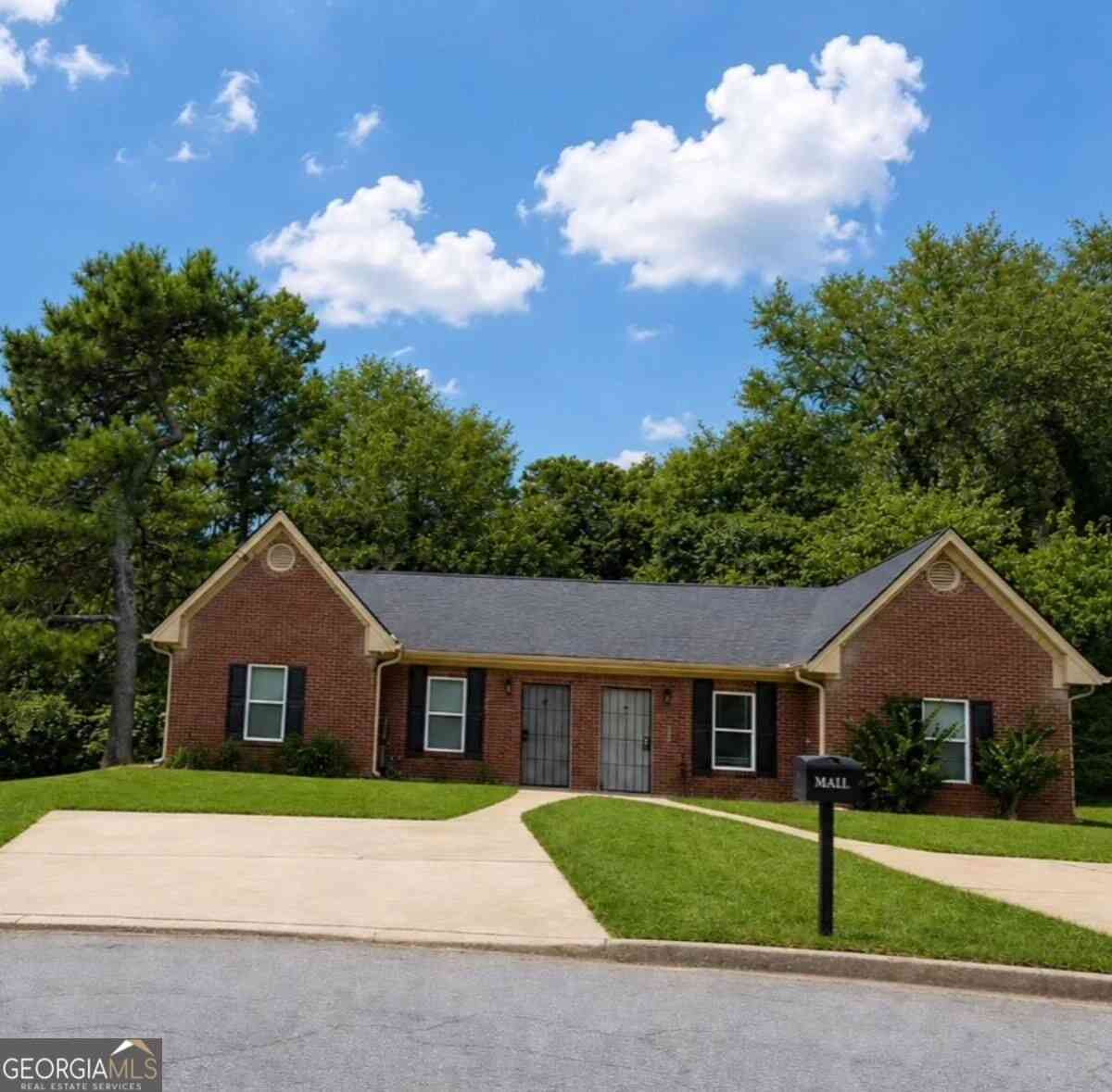 Homes For Sale - 310 Freeport Drive<br/> Lawrenceville, GA 30046