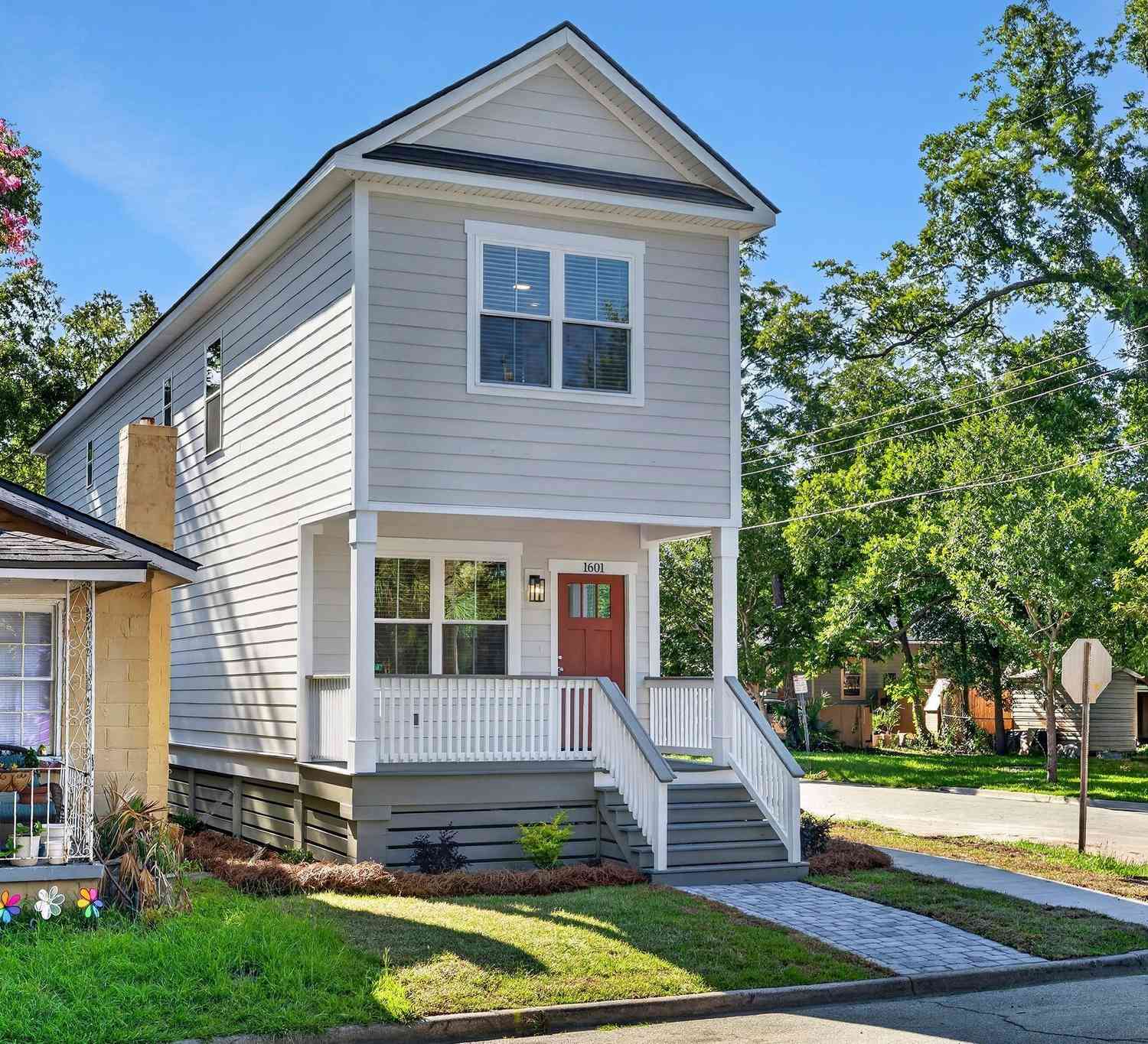 Homes For Sale - 1601 Grove Street<br/> Savannah, GA 31401