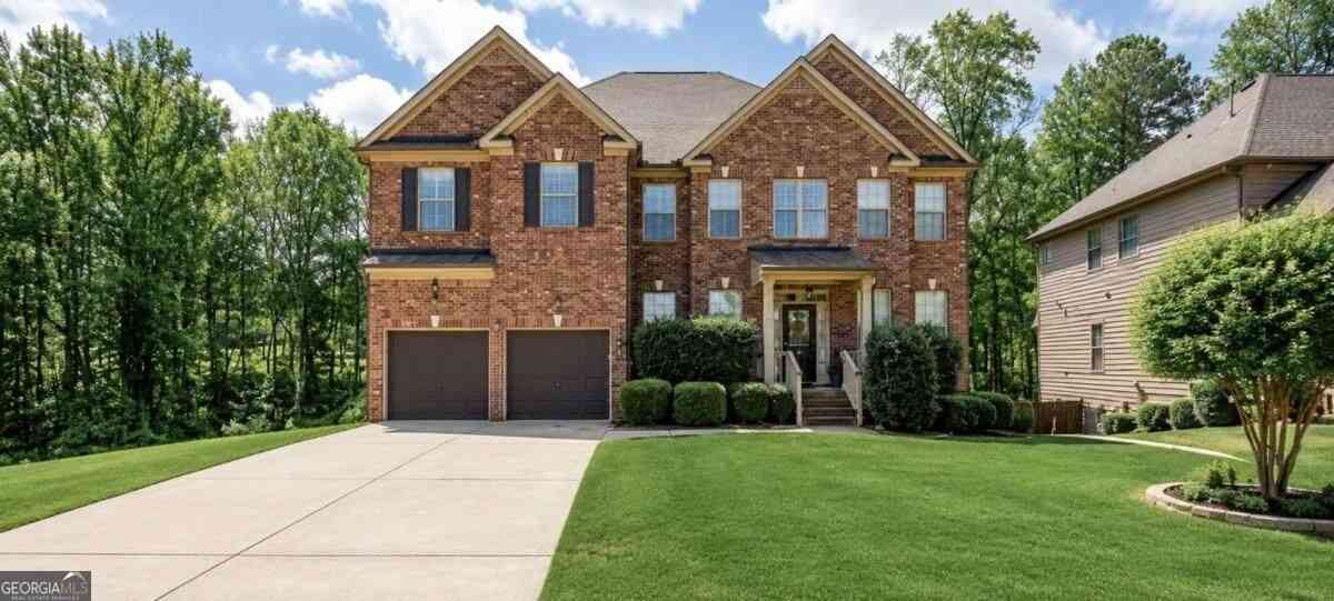 Homes For Sale - 4415 Mossbrook Circle<br/> Alpharetta, GA 30004