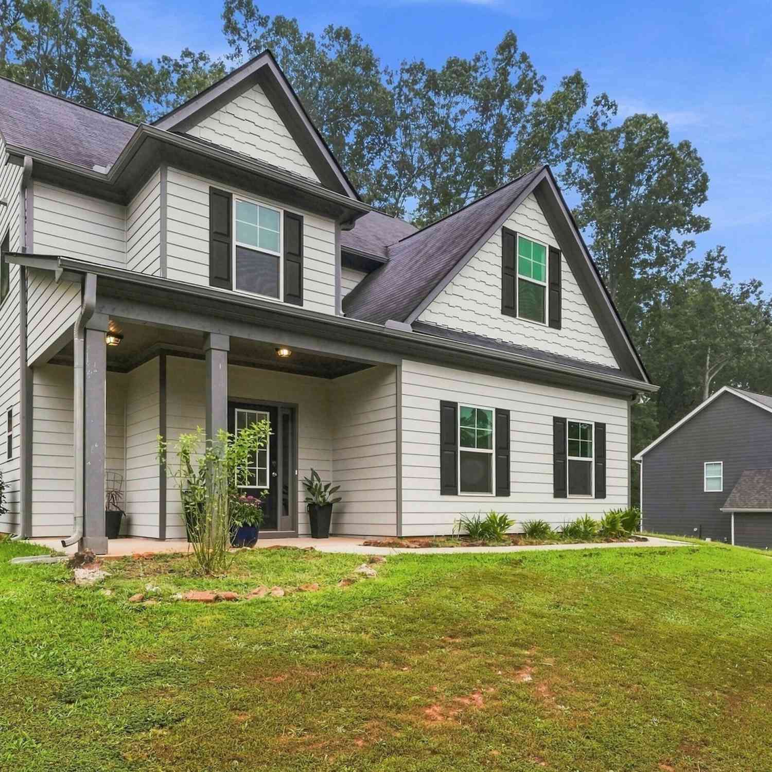 Homes For Sale - 1069 Belmont Park Drive<br/> Commerce, GA 30529