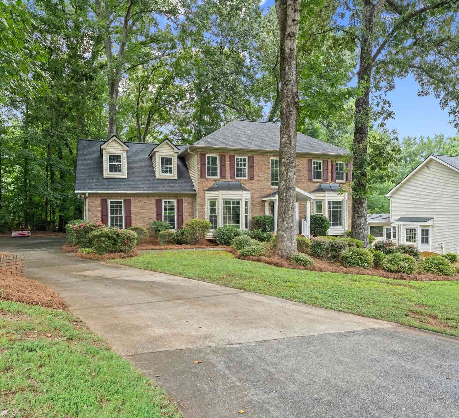 Homes For Sale - 2711 Arbor Summit<br/> Marietta, GA 30066