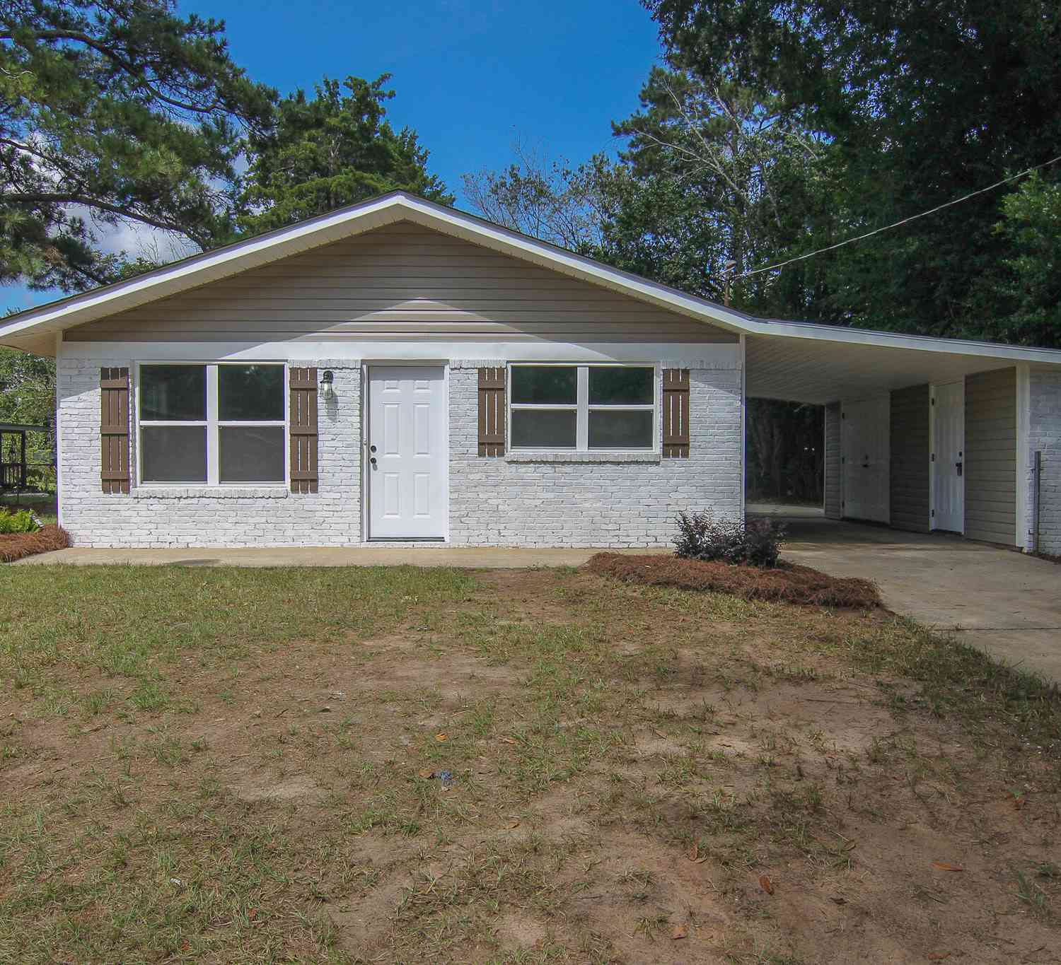 Homes For Sale - 325 Wisconsin Avenue<br/> Warner Robins, GA 31093