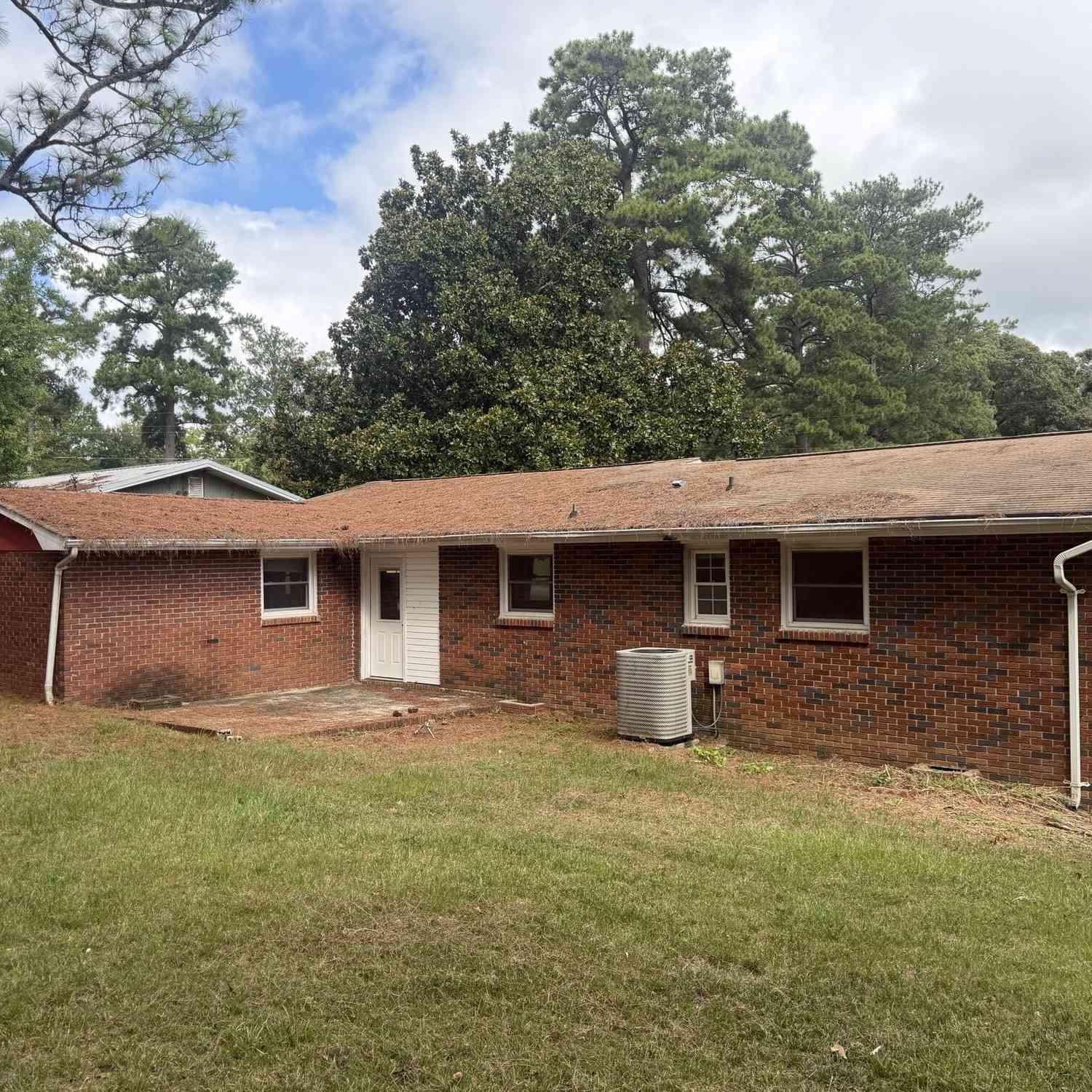Homes For Sale - 102 Belmont Drive<br/> Warner Robins, GA 31088