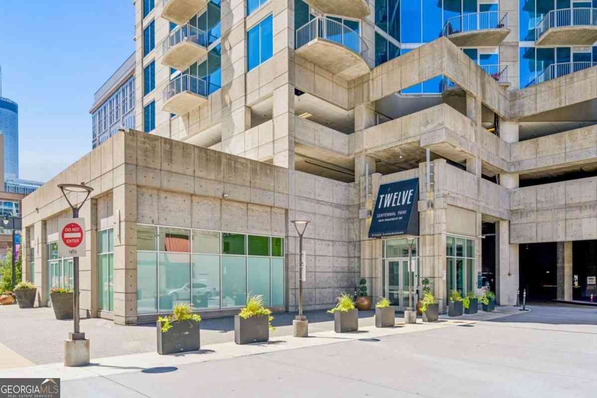 Condo For Sale - 400 W Peachtree Street NW #2712<br/> Atlanta, GA 30308