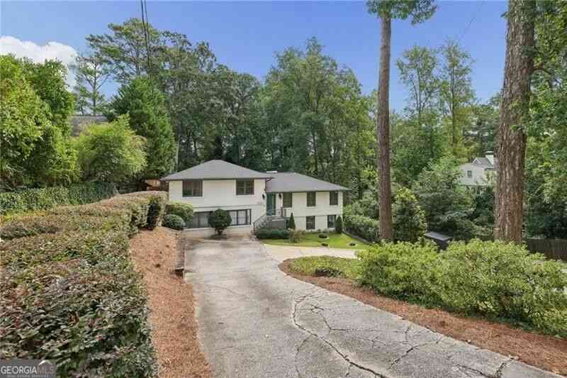 Homes For Sale - 3131 Dale Drive NE<br/> Atlanta, GA 30305