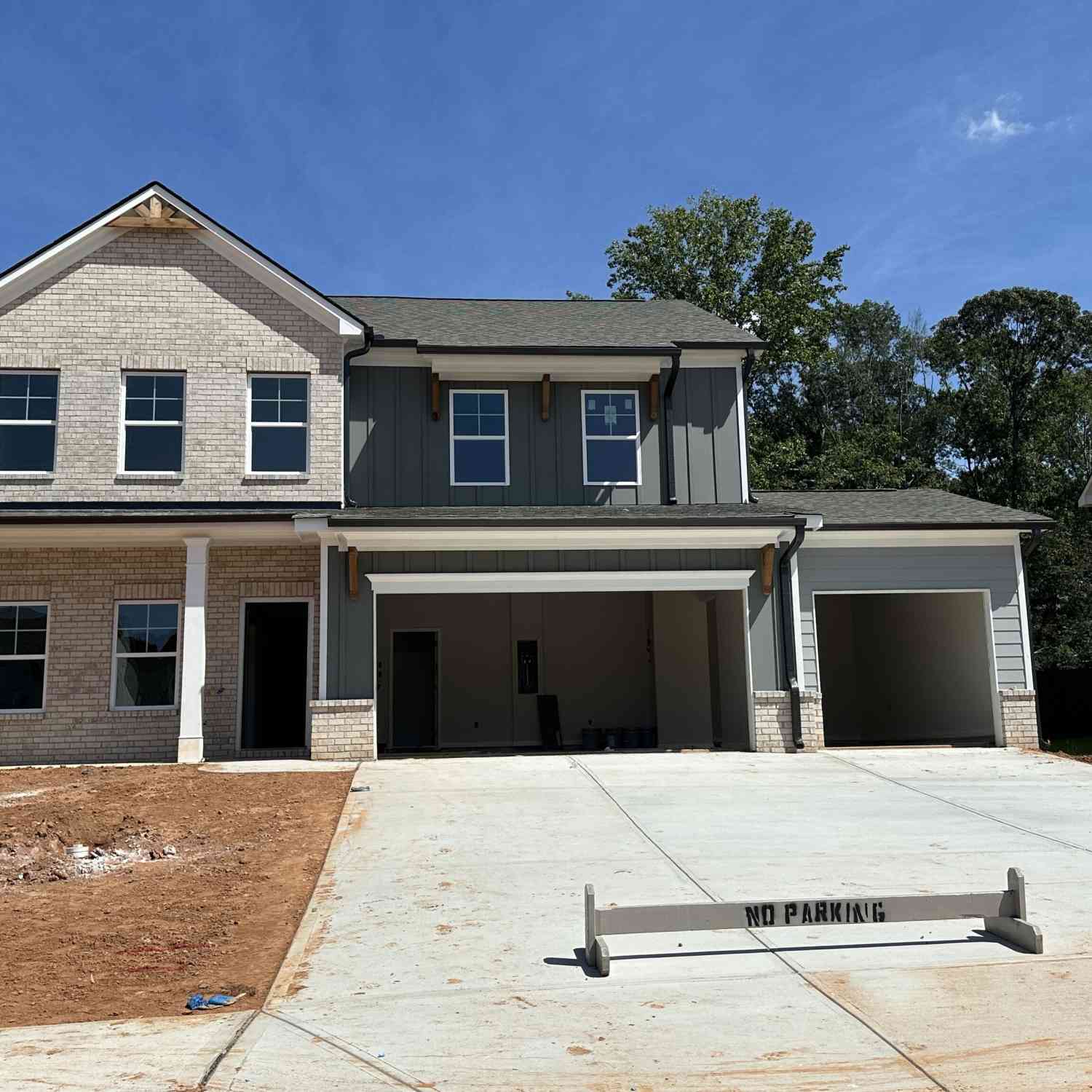 Homes For Sale - 646 Winding Rose Drive<br/> Hoschton, GA 30548