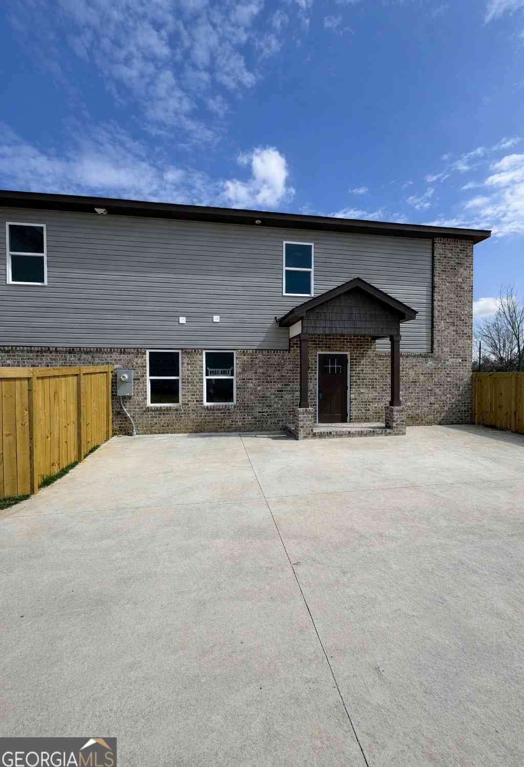 Townhouse For Sale - 256 Beau Claire Circle<br/> Byron, GA 31008