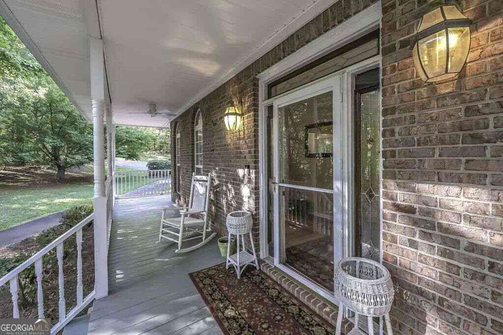 Homes For Sale - 8285 Mill Run Trail<br/> Whitesburg, GA 30185