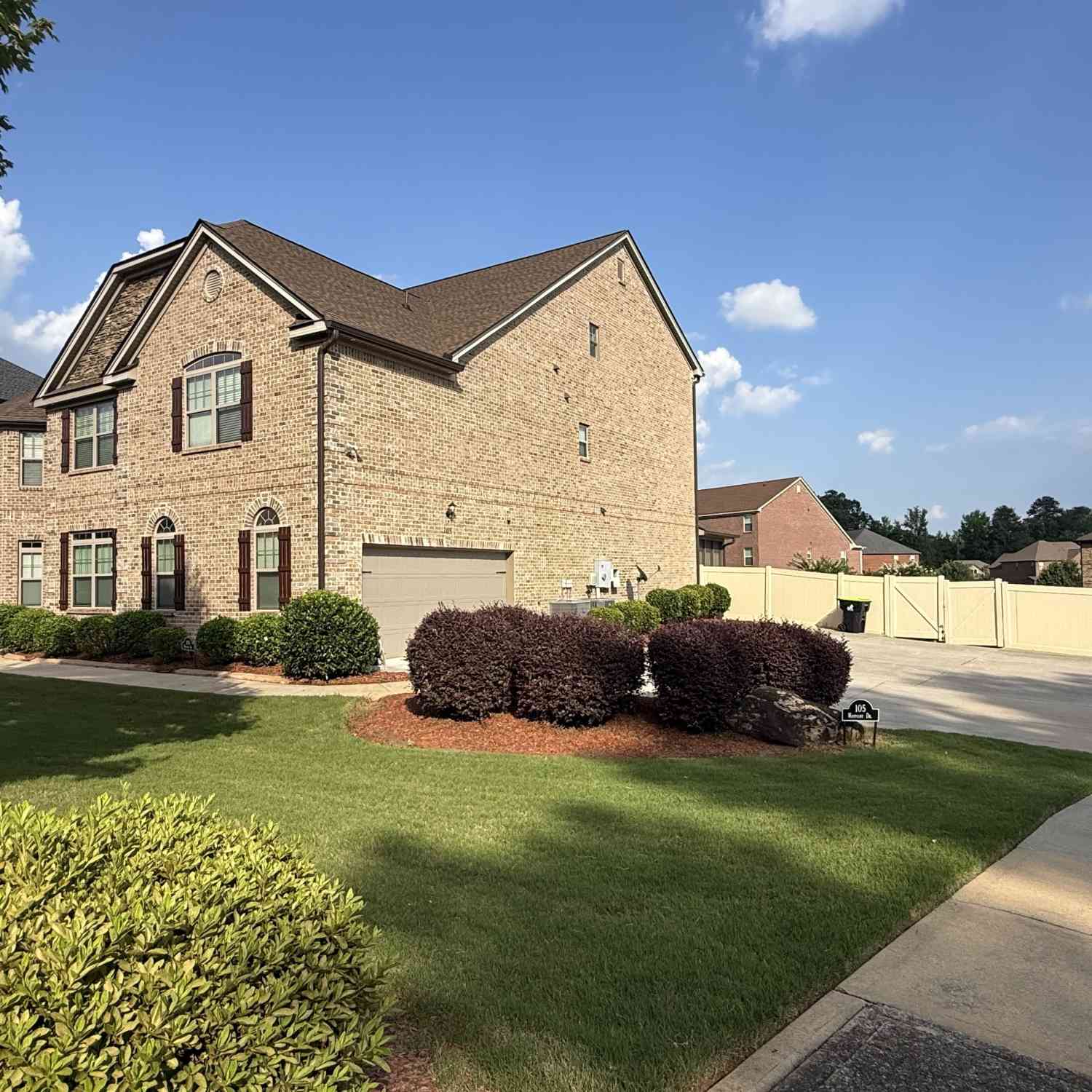 Homes For Sale - 105 Way Point Drive<br/> Stockbridge, GA 30281