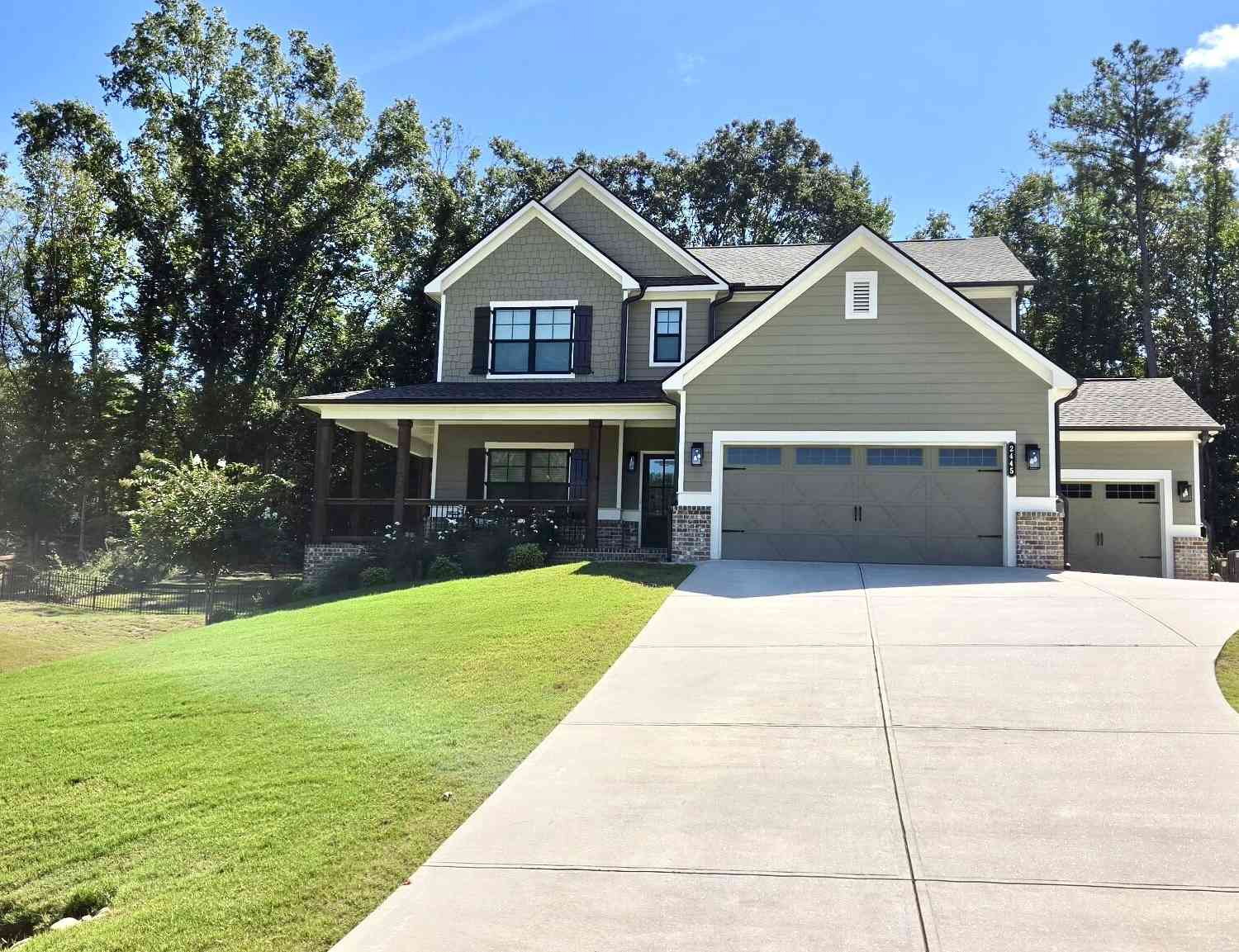 Homes For Sale - 2445 Waterside Drive<br/> Monroe, GA 30655