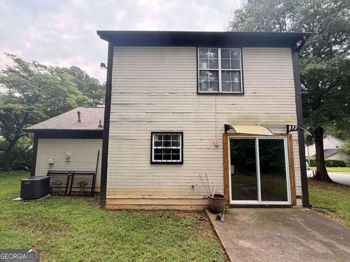 Homes For Sale - 6161 Saint Charles Court<br/> Lithonia, GA 30058