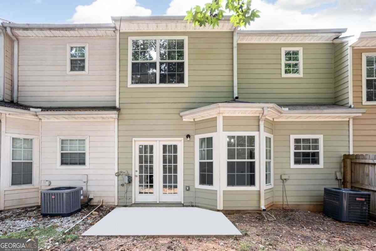 Townhouse For Sale - 2486 Laurel Circle NW<br/> Atlanta, GA 30311