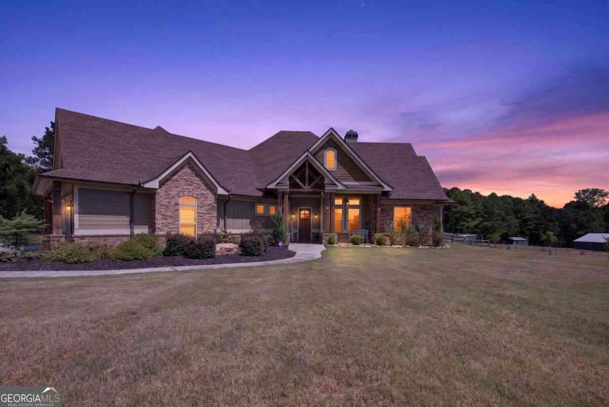 Homes For Sale - 649 Clover Drive<br/> Social Circle, GA 30025