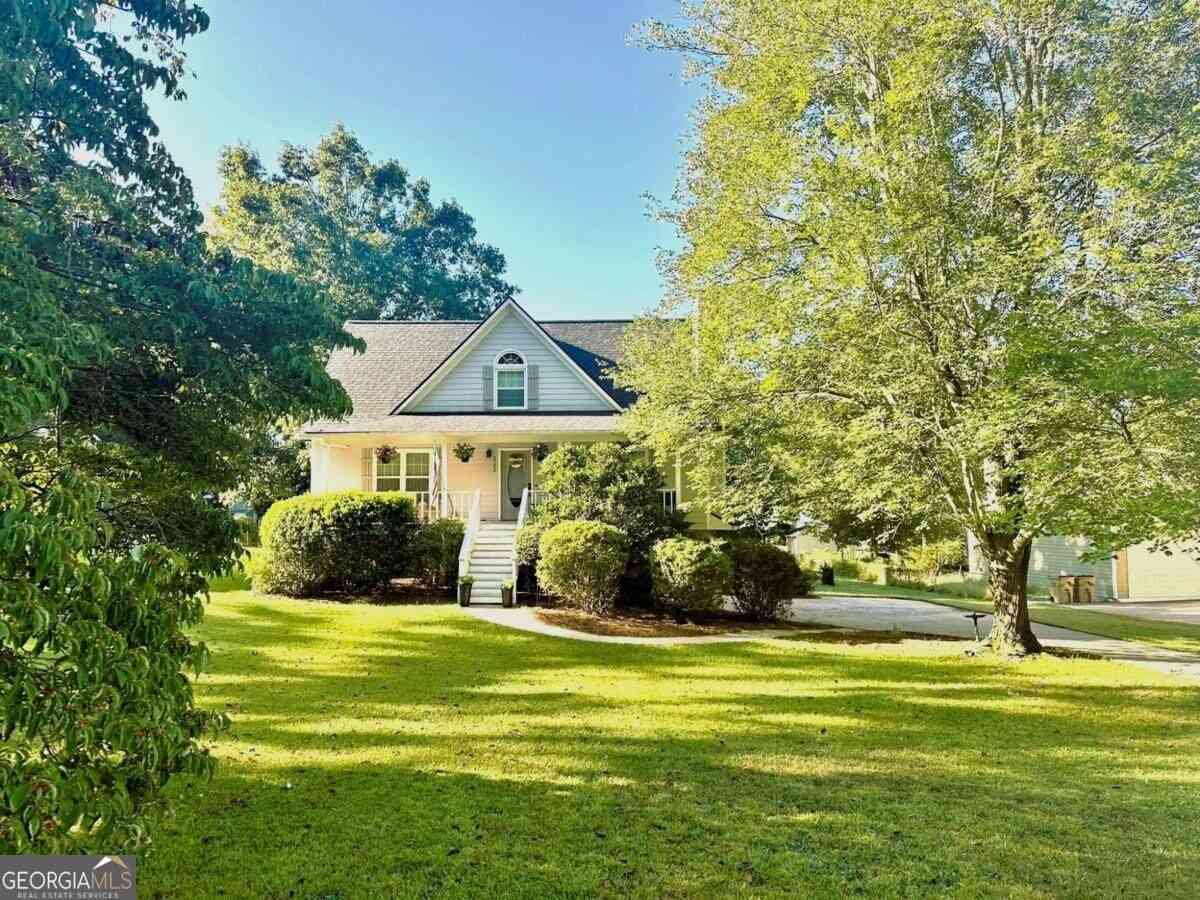 Homes For Sale - 323 West Lane<br/> Woodstock, GA 30188