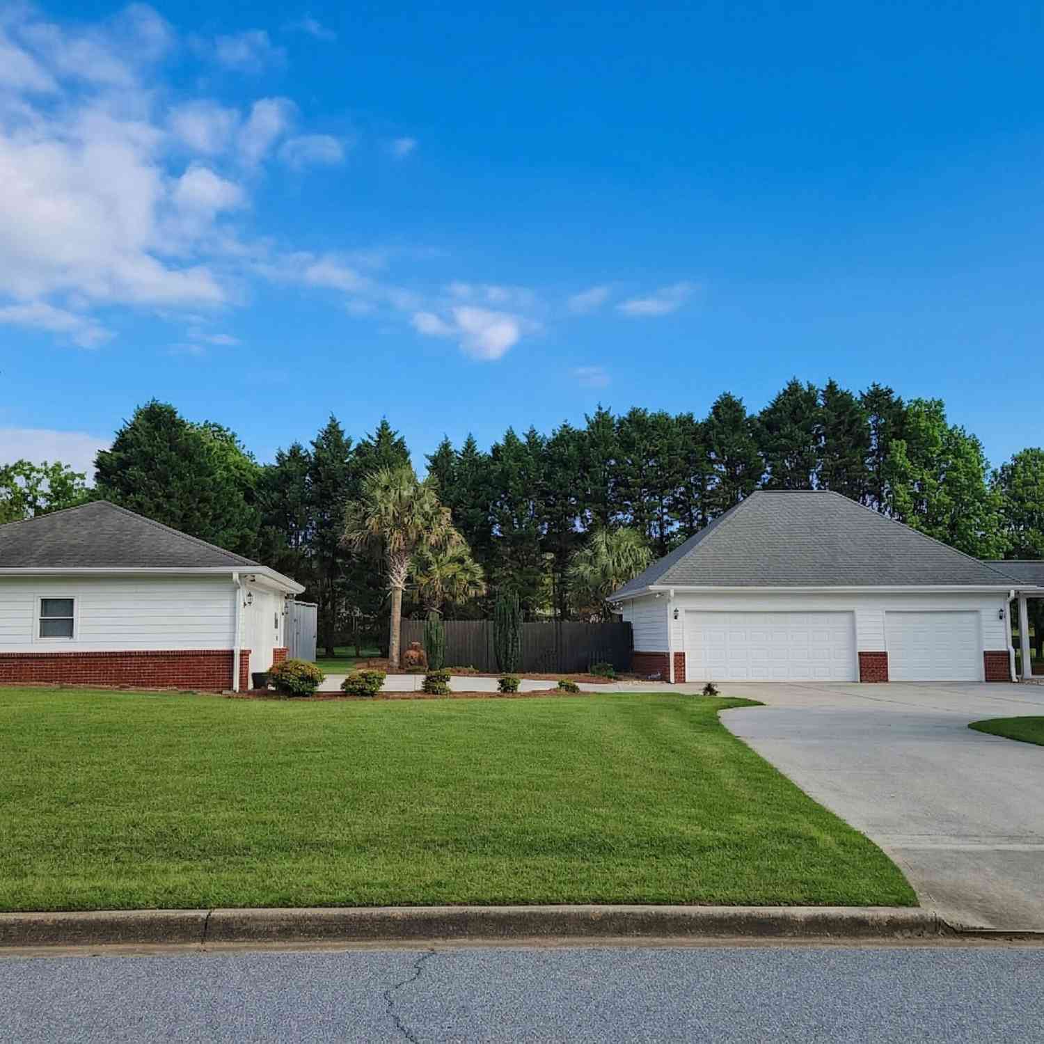 Homes For Sale - 20 Brownthrasher Run<br/> Oxford, GA 30054