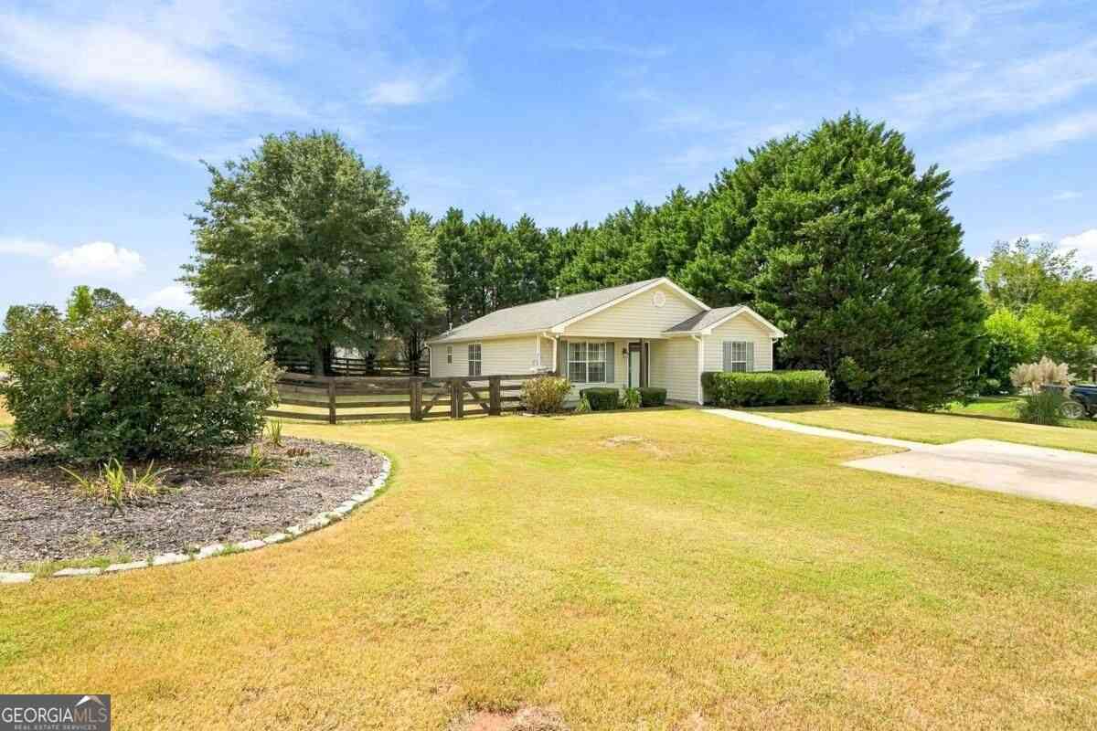 Homes For Sale - 306 Dove Point<br/> Social Circle, GA 30025