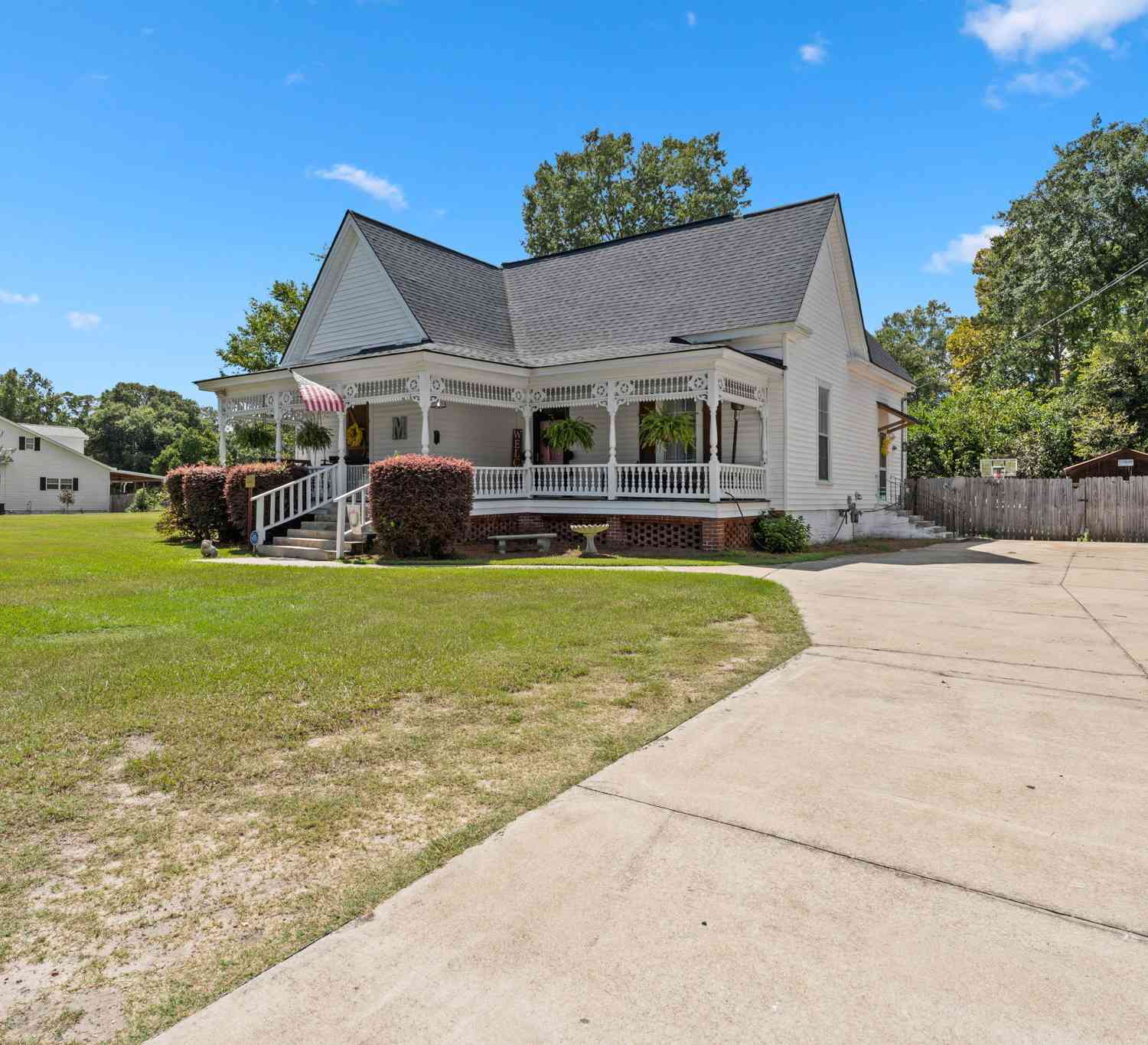 Homes For Sale - 89 S Dooley Street<br/> Hawkinsville, GA 31036