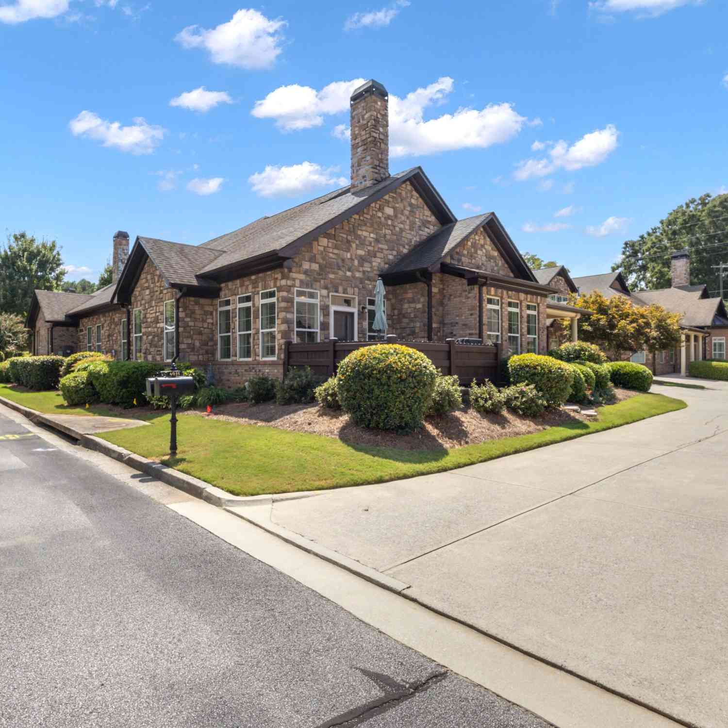 Townhouse For Sale - 4937 Ansbury Place NW<br/> Acworth, GA 30101