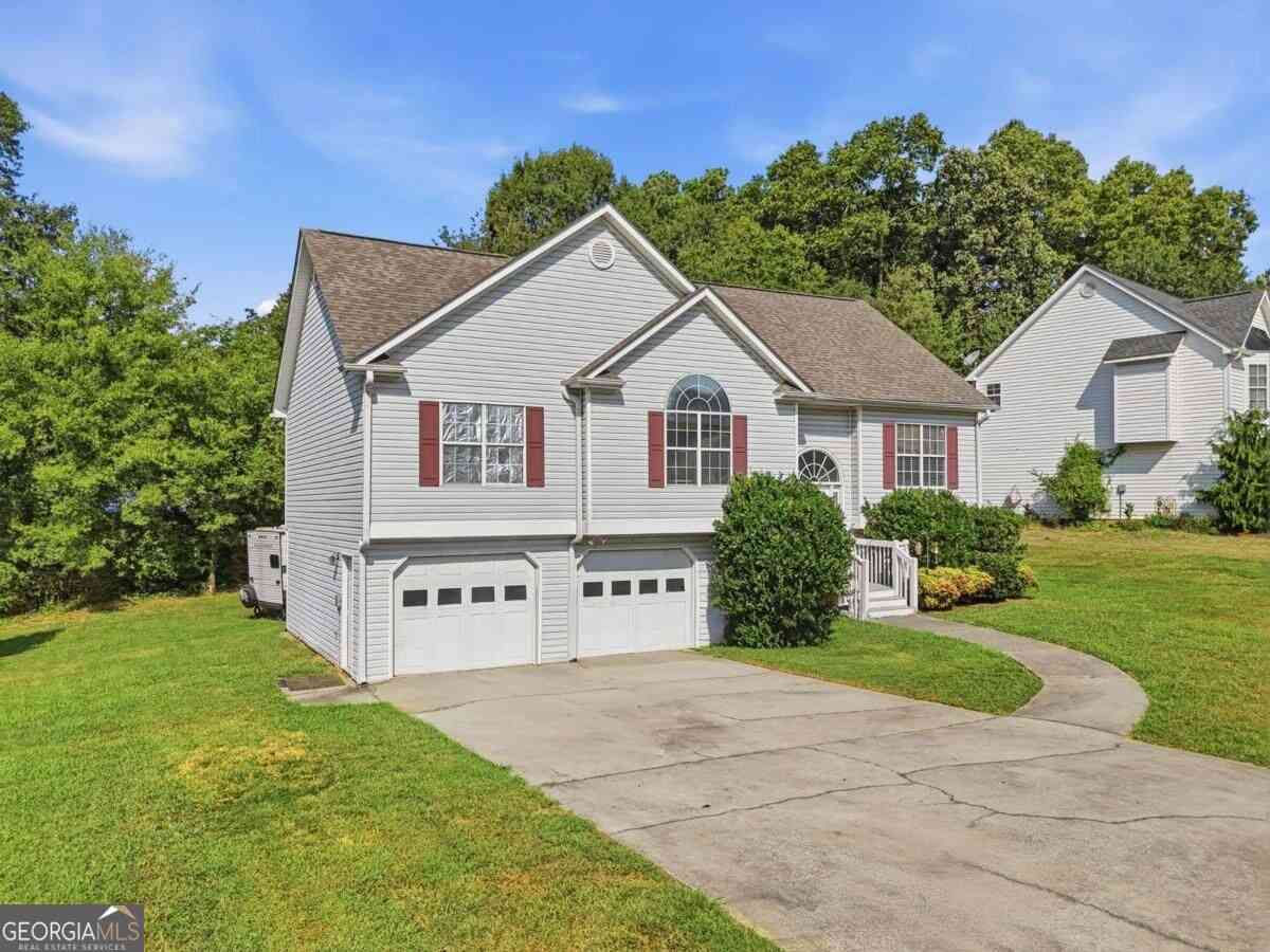 Homes For Sale - 104 Twin Oaks Drive<br/> Calhoun, GA 30701