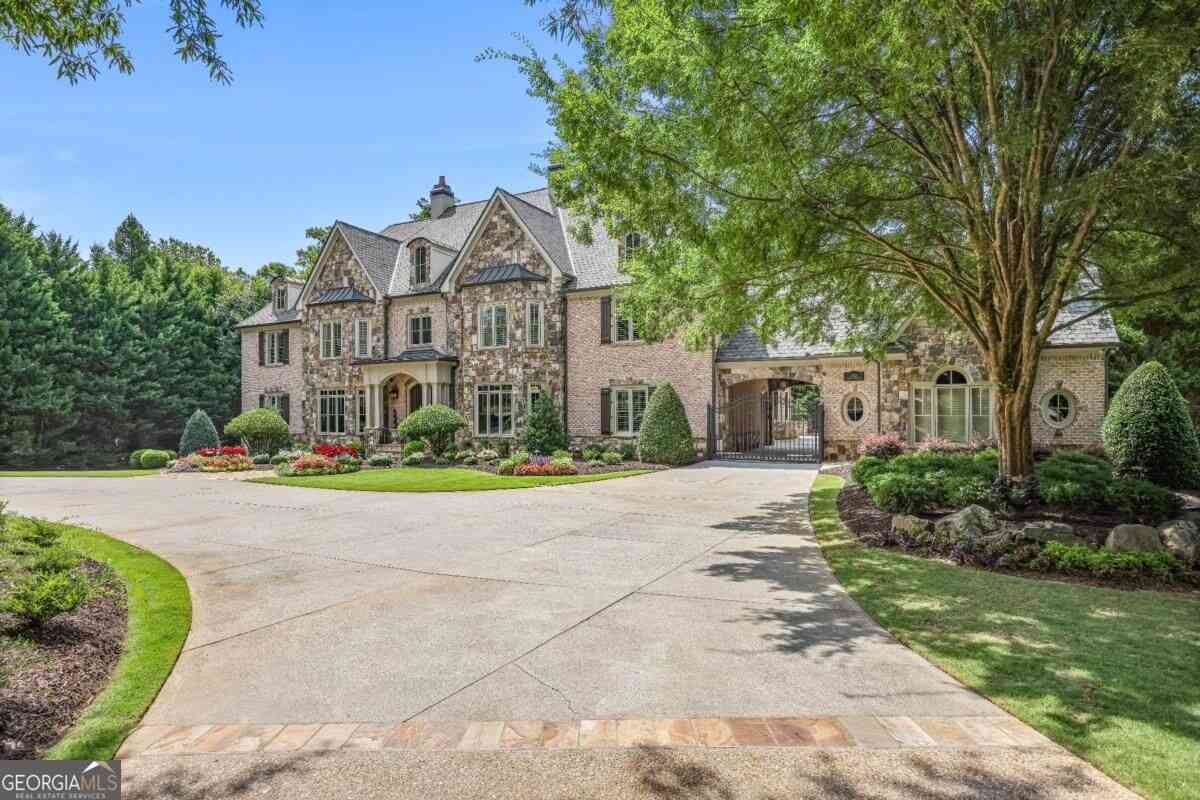 Homes For Sale - 2915 Manor Bridge Drive<br/> Milton, GA 30004