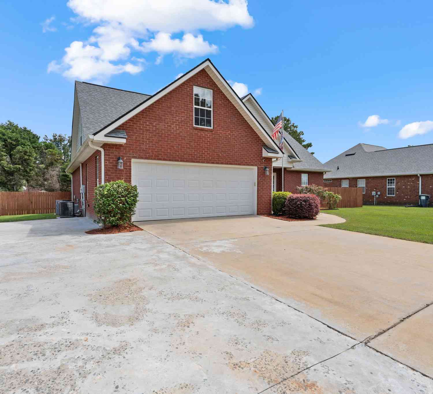 Homes For Sale - 318 Christopher Luke Circle<br/> Perry, GA 31069