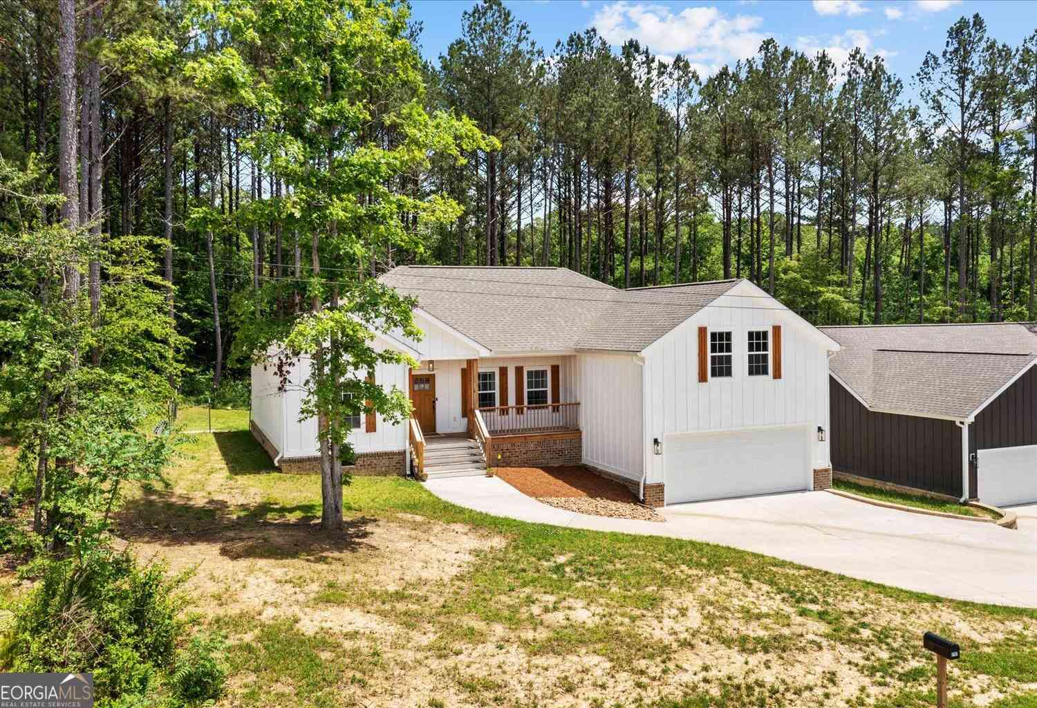 Homes For Sale - 3182 Crow Road<br/> Dalton, GA 30721