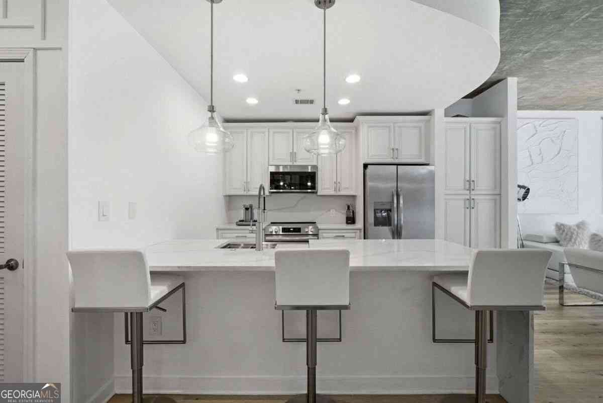 Condo For Sale - 400 W Peachtree Street NW #705<br/> Atlanta, GA 30308