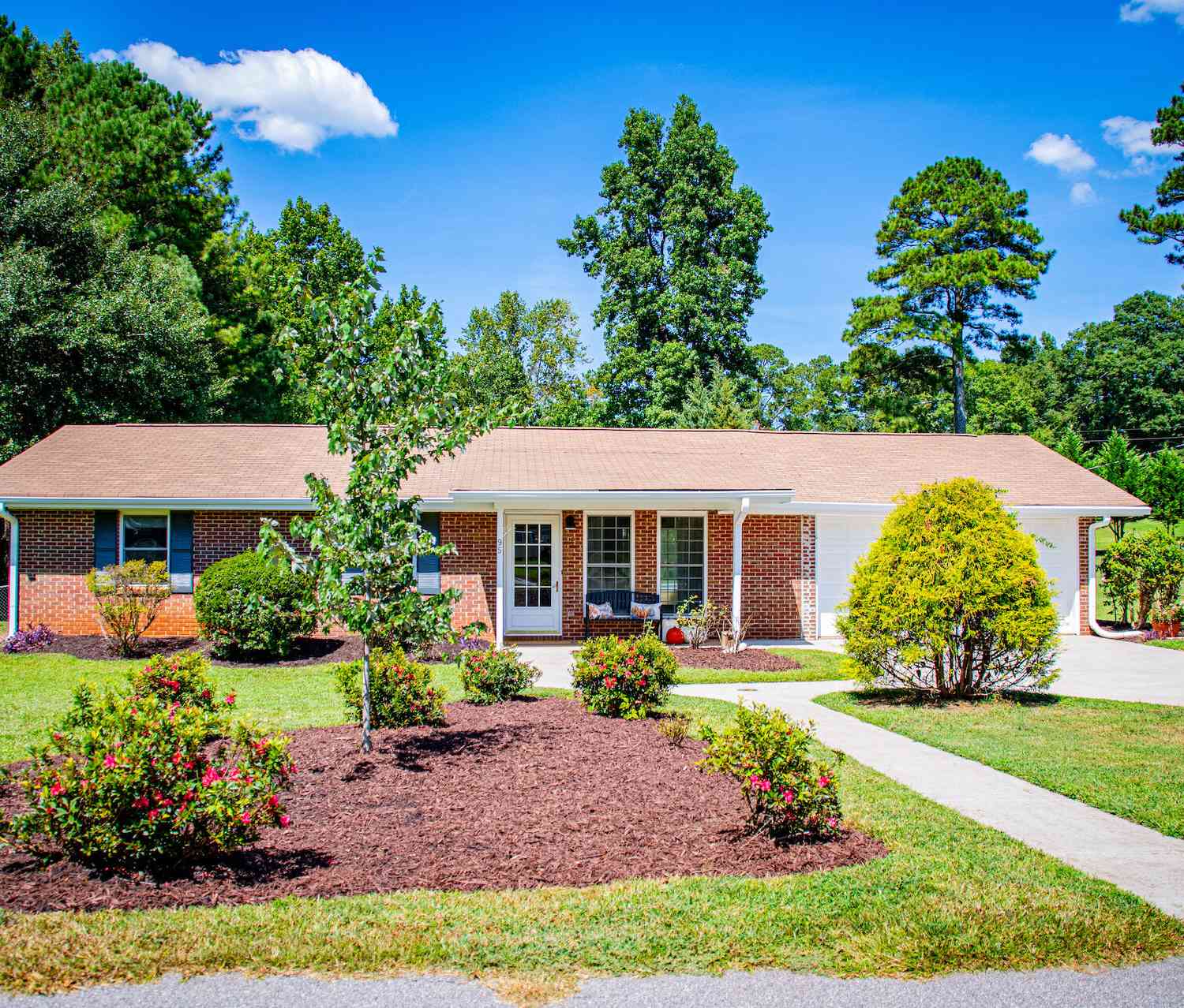 Homes For Sale - 95 E Barbara Lane<br/> Carrollton, GA 30117