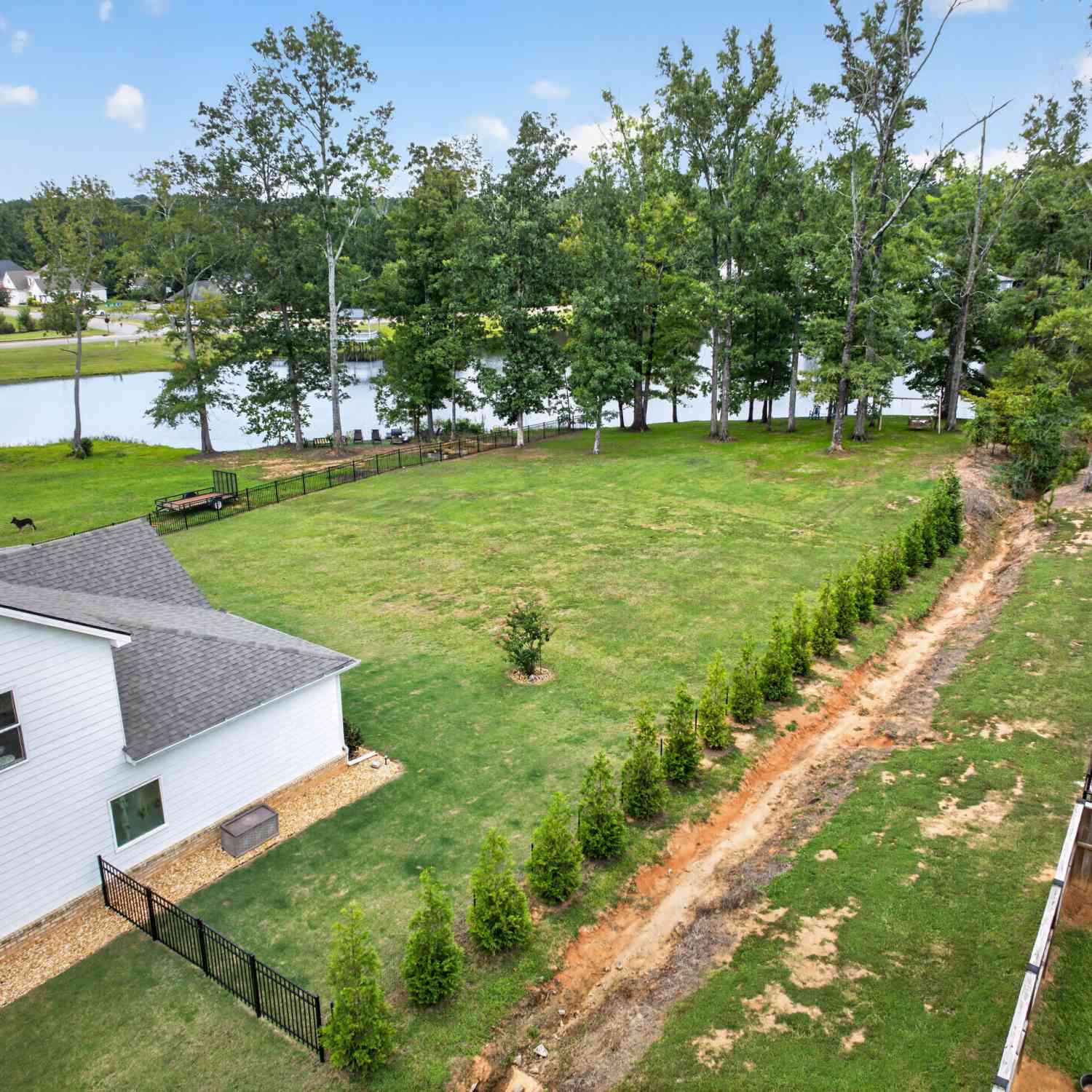 Homes For Sale - 615 Lakeshore Drive<br/> Gray, GA 31032