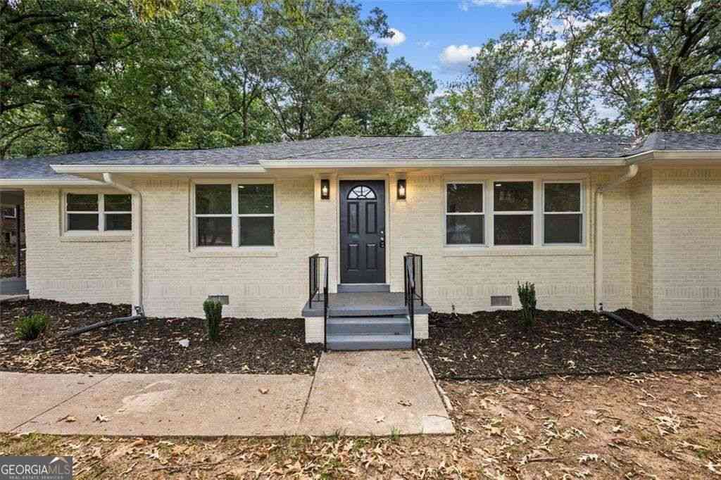 Homes For Sale - 650 Bolton Road NW<br/> Atlanta, GA 30331
