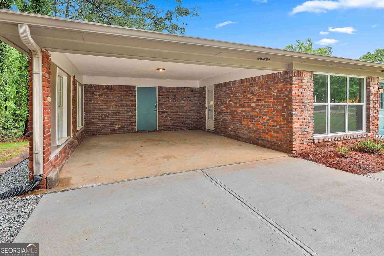 Homes For Sale - 191 Pine Street<br/> Fairburn, GA 30213