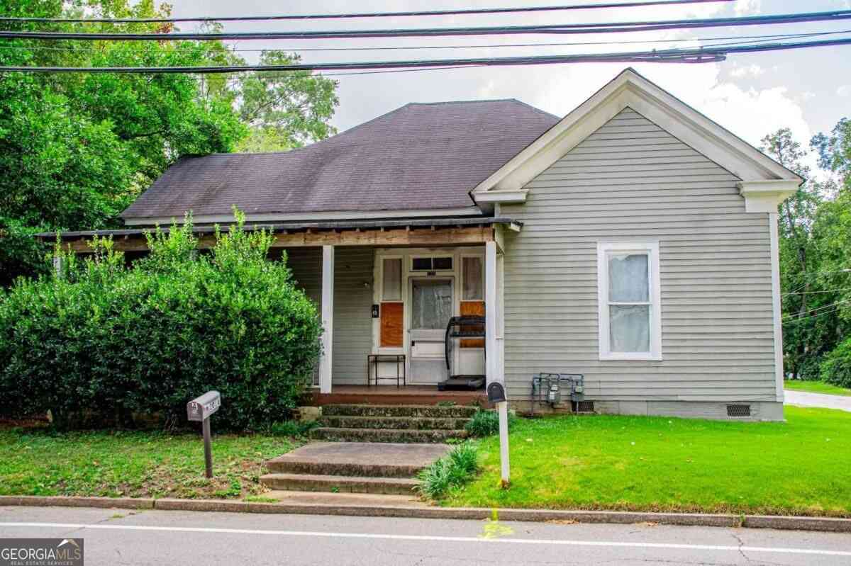 Homes For Sale - 201 Austin Avenue<br/> Carrollton, GA 30117