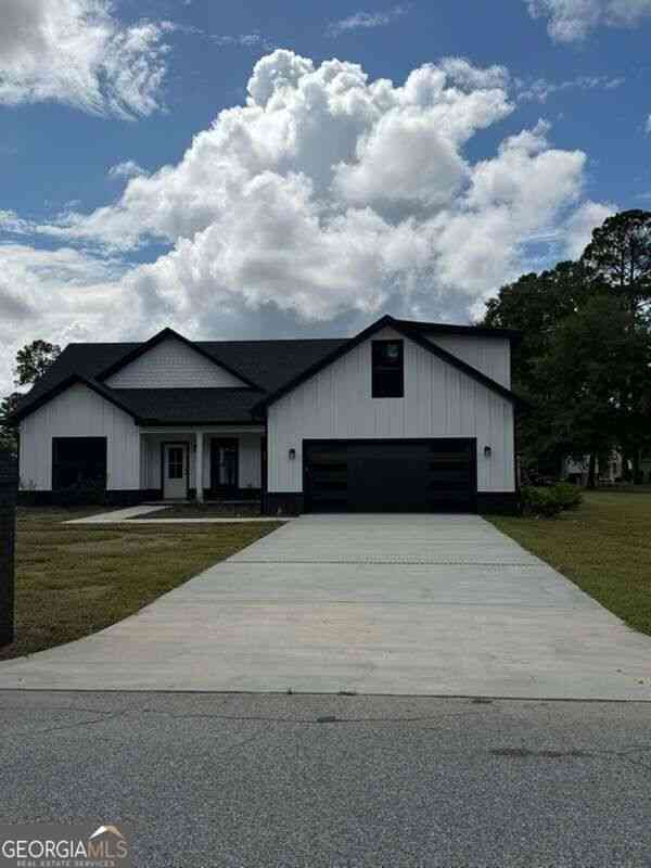 Homes For Sale - 243 Charlton Street<br/> Jesup, GA 31545