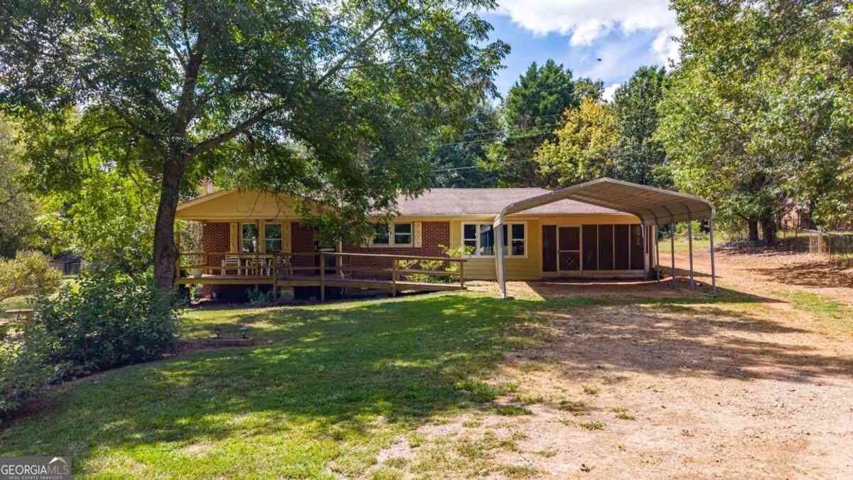 Homes For Sale - 124 Piedmont Road<br/> Hull, GA 30646