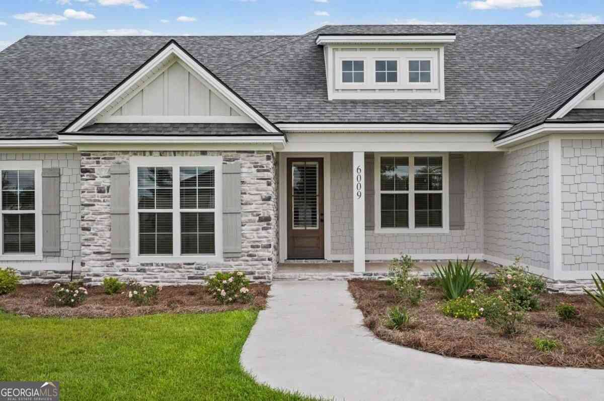 Homes For Sale - 111 Addy Lane<br/> Lake Park, GA 31636