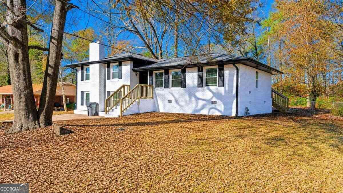 Homes For Sale - 4675 Lincoln Way SW<br/> Lilburn, GA 30047