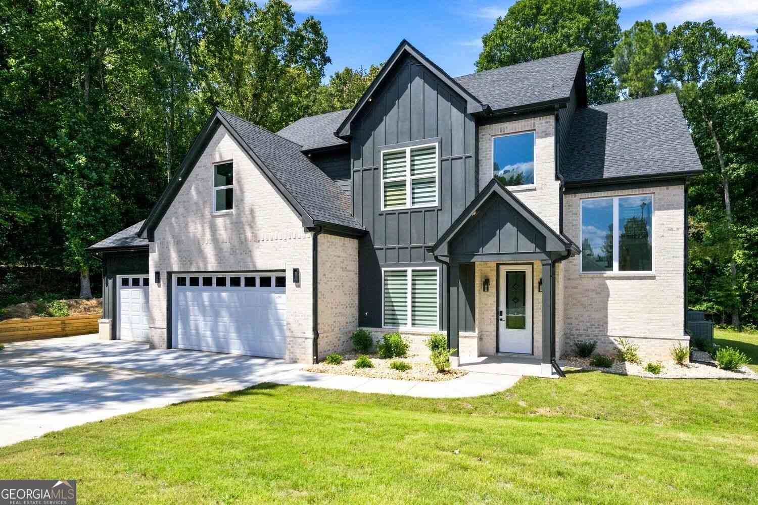Homes For Sale - 2545 Aniki Bee Drive<br/> Monroe, GA 30656