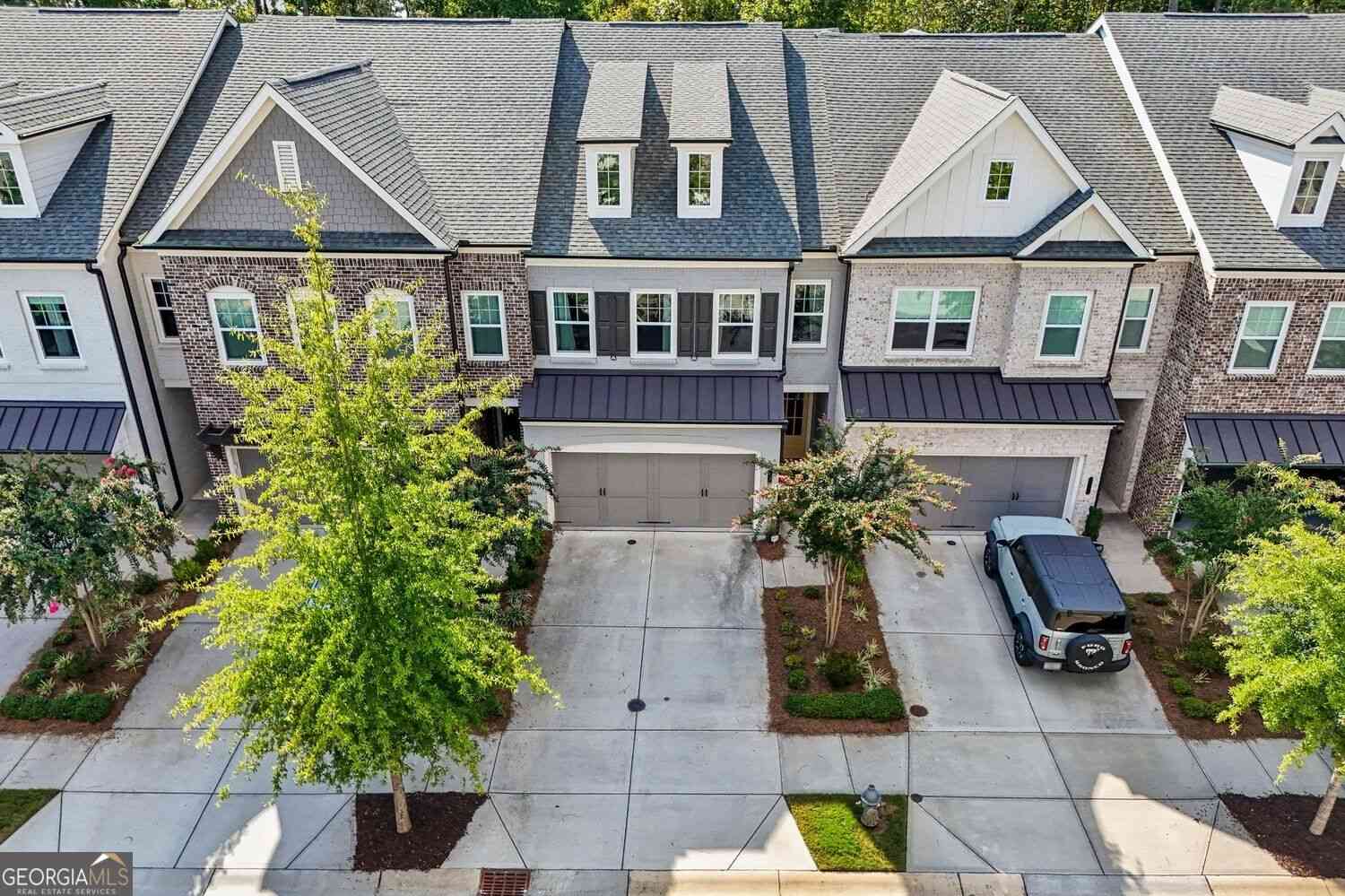 Townhouse For Sale - 20006 Windalier Way<br/> Roswell, GA 30076