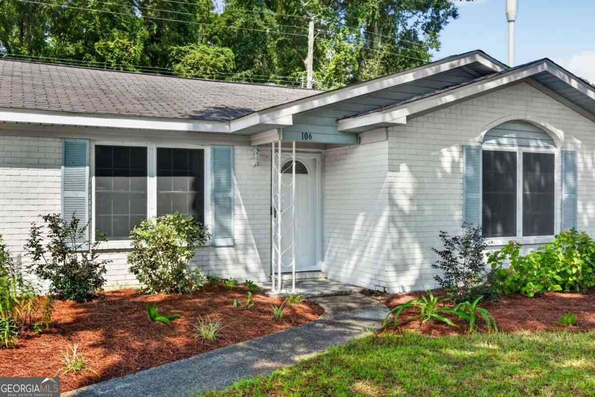 Homes For Sale - 106 Greenbriar Drive<br/> Savannah, GA 31419