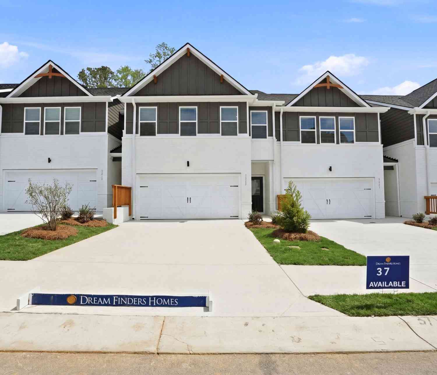 Townhouse For Sale - 3232 Winding Waters Way<br/> Powder Springs, GA 30127