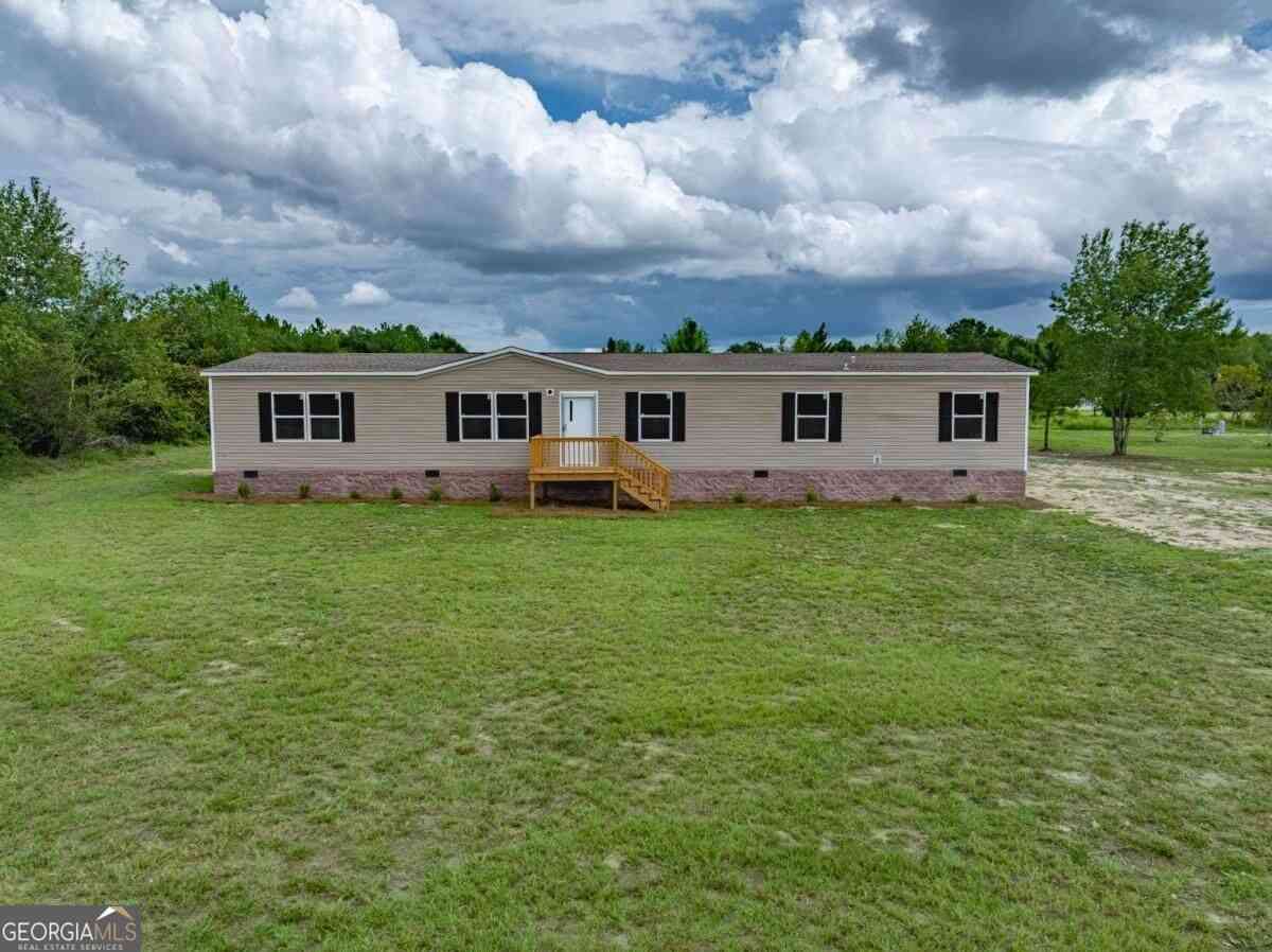 Homes For Sale - 201 Meadow Hill Lane<br/> Ocilla, GA 31774