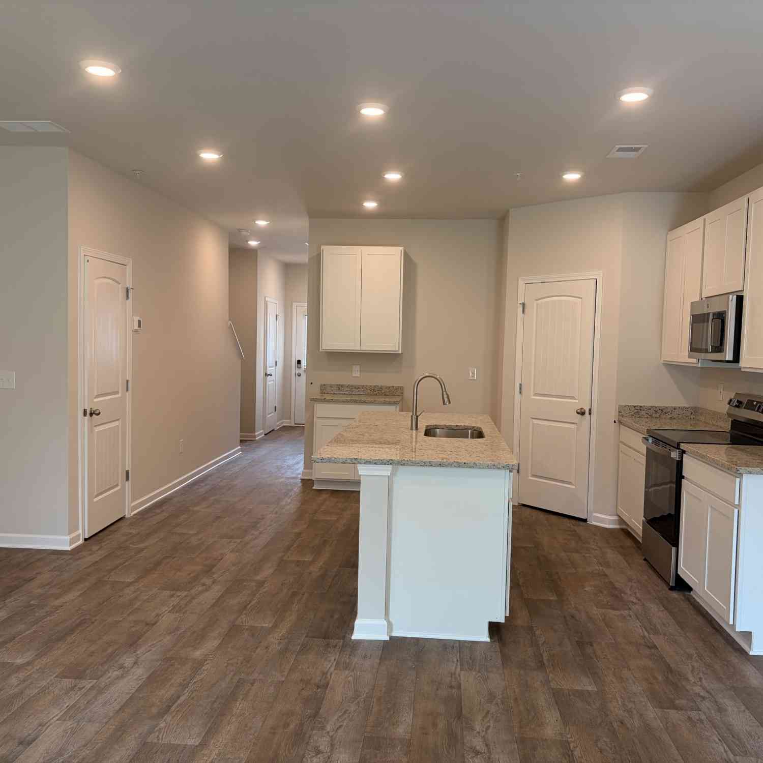 Townhouse For Sale - 8334 Columbia Court<br/> Palmetto, GA 30268