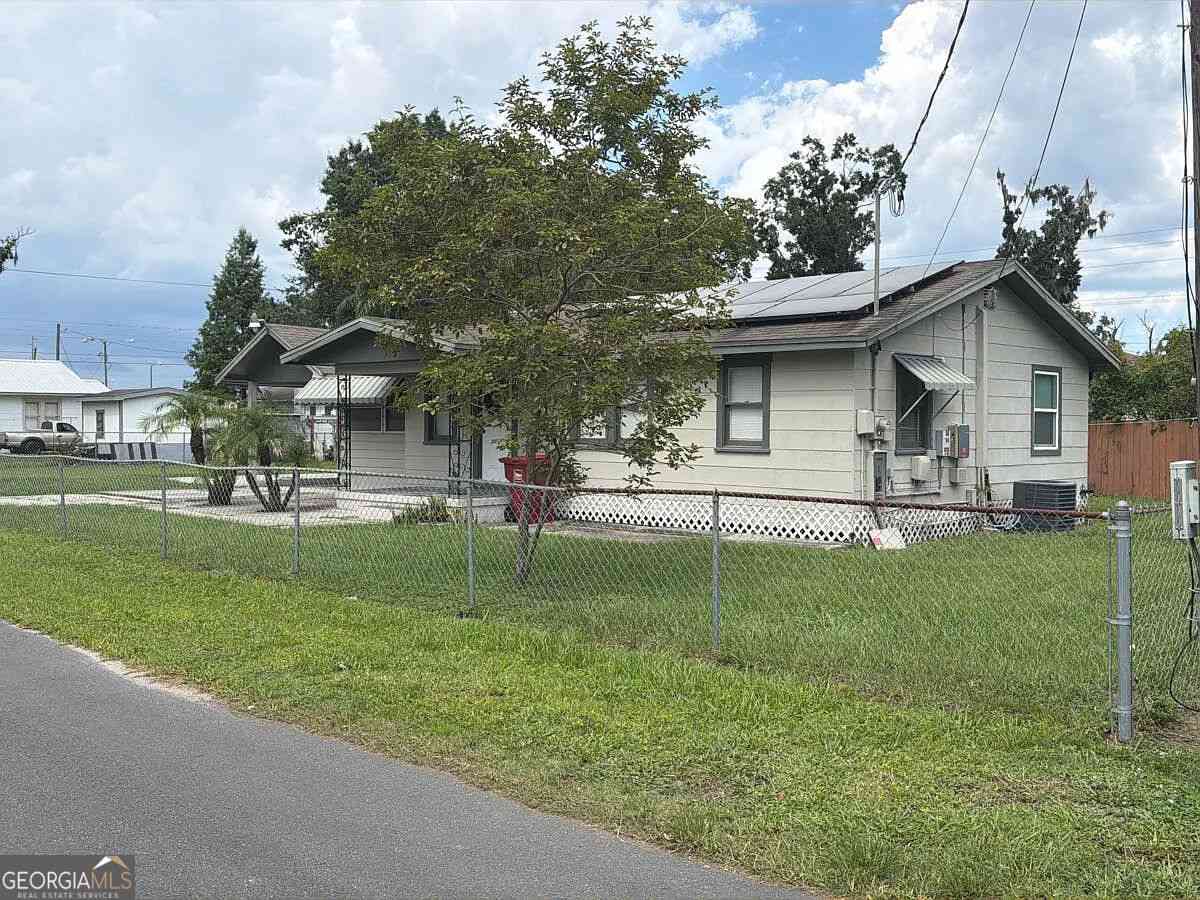 Homes For Sale - 18 John Martin Street<br/> Plant City, FL 33563