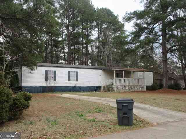 Homes For Sale - 269 Lakeview Drive<br/> Locust Grove, GA 30248