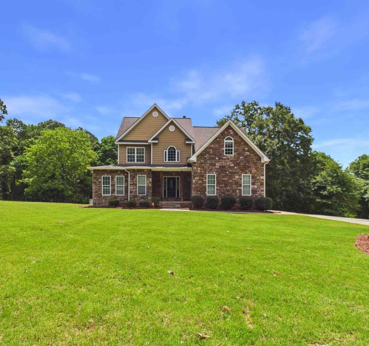 Homes For Sale - 450 E End Road<br/> Covington, GA 30014