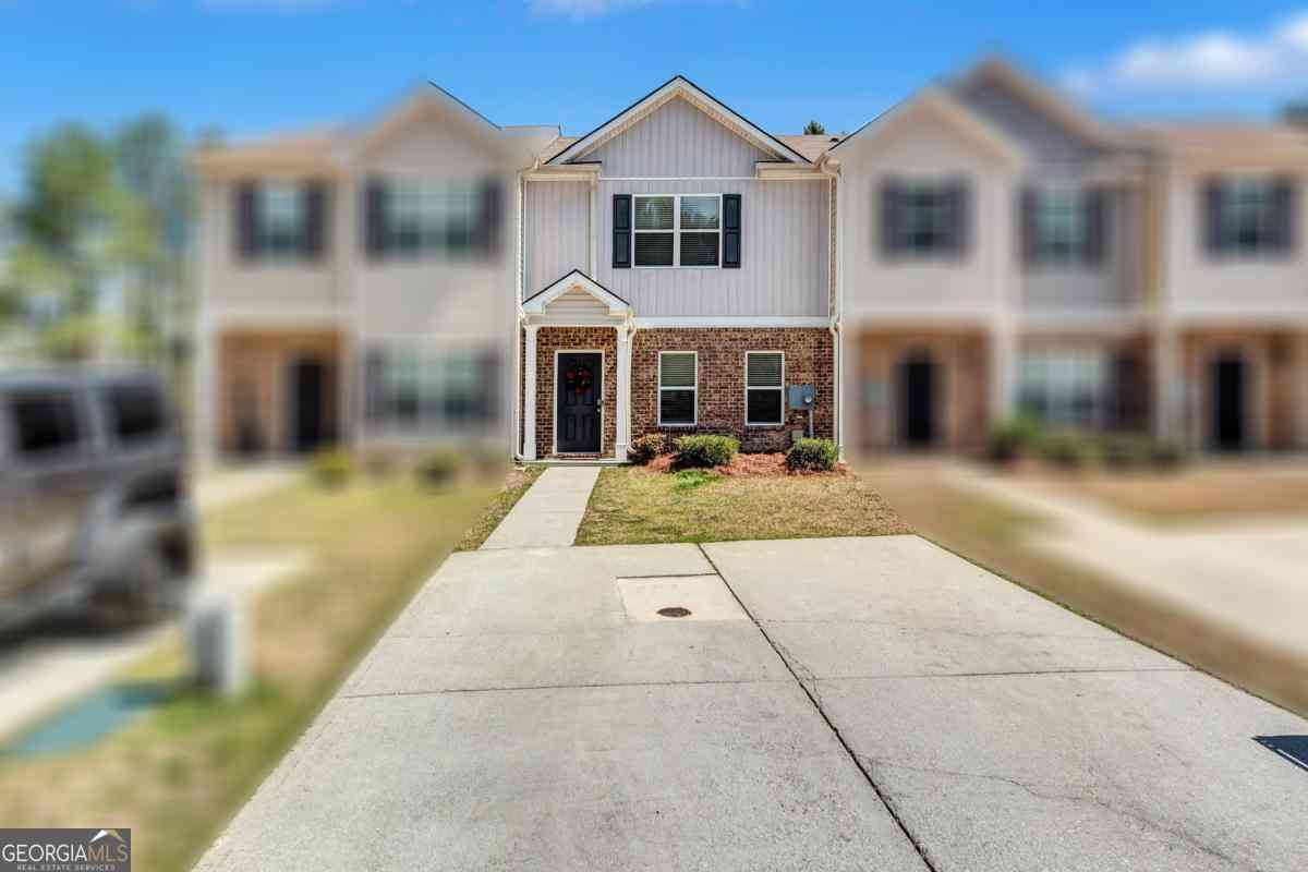 Townhouse For Sale - 6036 Oakley Road<br/> Union City, GA 30291