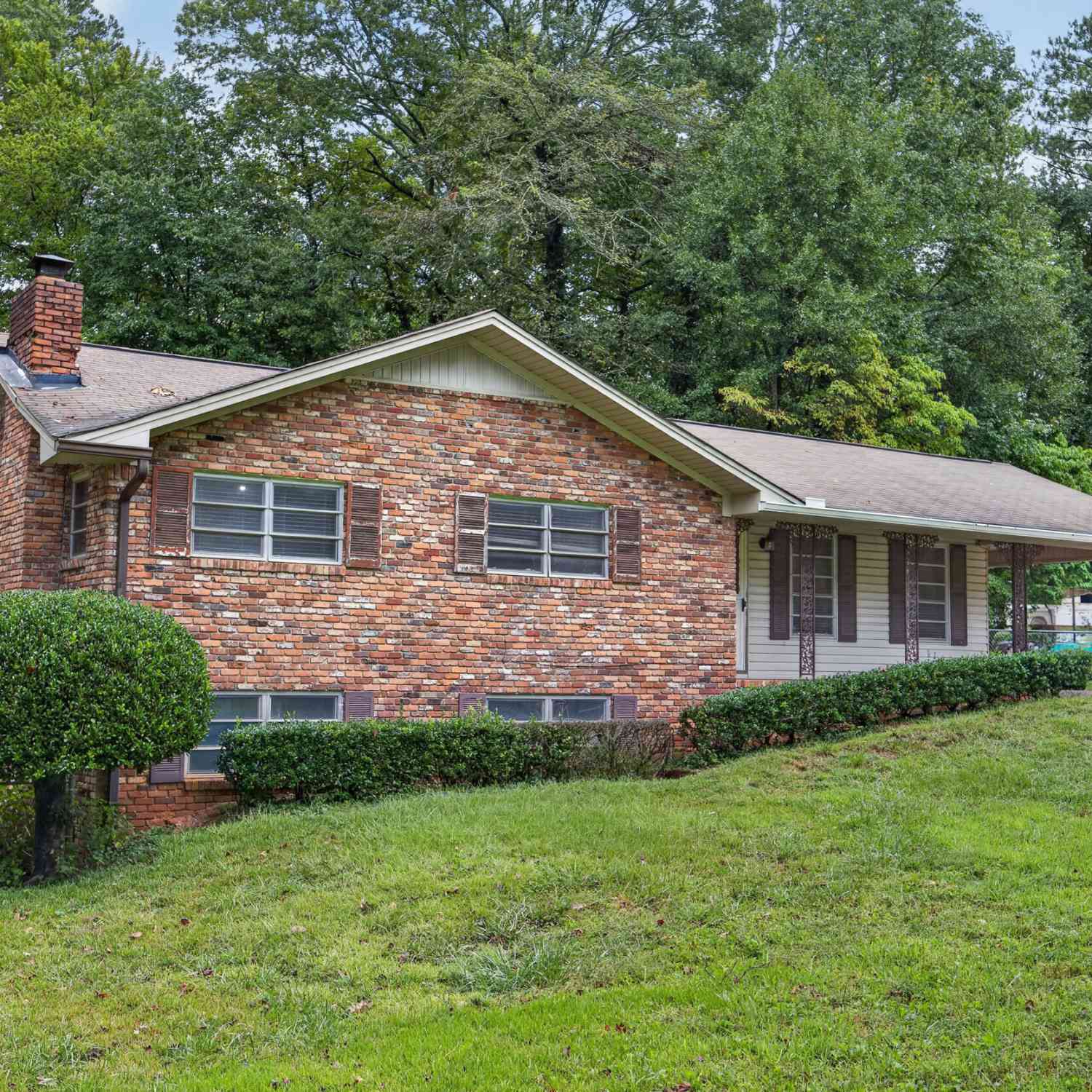 Homes For Sale - 4690 Janice Drive<br/> College Park, GA 30337