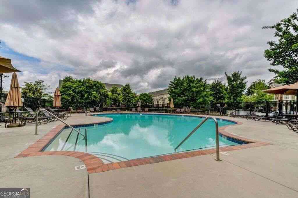 Homes For Sale - 7695 Highland Bluff<br/> Sandy Springs, GA 30328